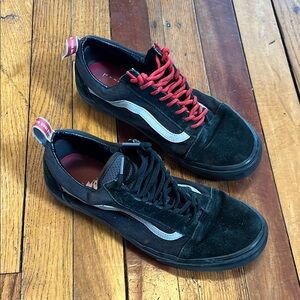 Vans Men's Black and Red Sneakers